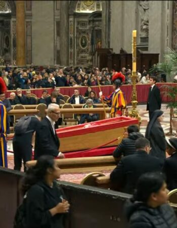 VEGLIANDO PAPA FRANCESCO
